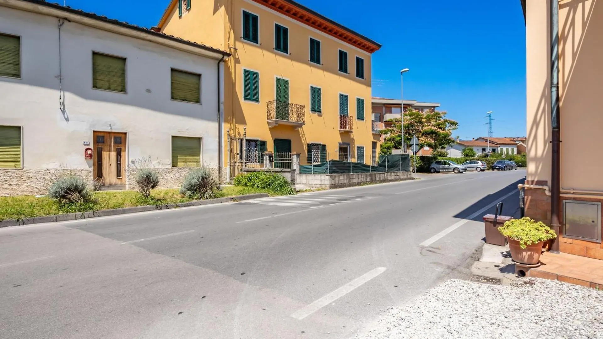 Lucca Comfy Apt With Private Garden And Parking! 0*,  Italia